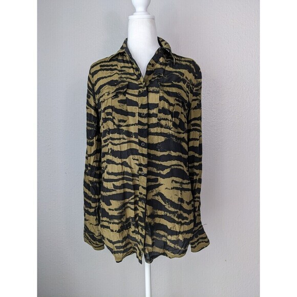 BEBE SILK BUTTON DOWN SHIRT TOP SIZE XS Animal Print Oversized Collared N16 - Picture 1 of 8